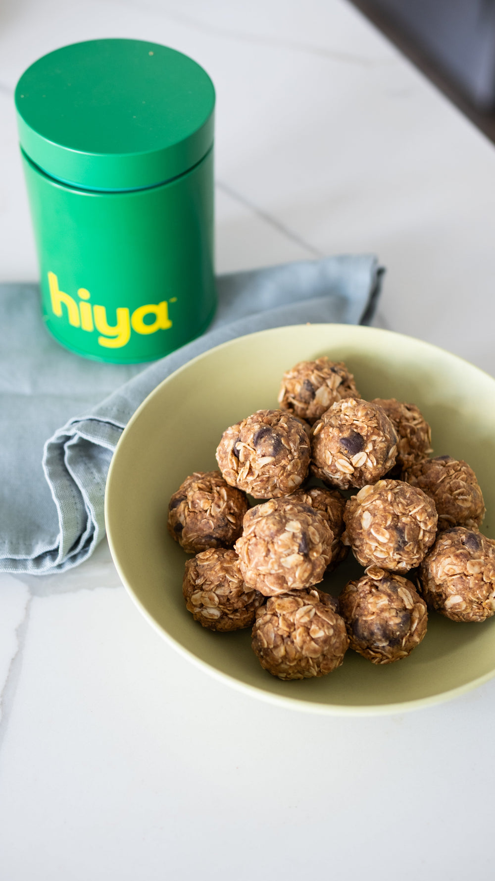 5 Ingredient Oat balls using hiya chocolate greens