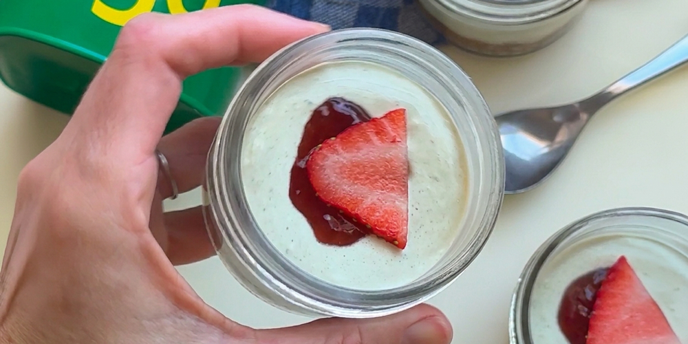 Vanilla Greens No-Bake Mini Cheesecakes